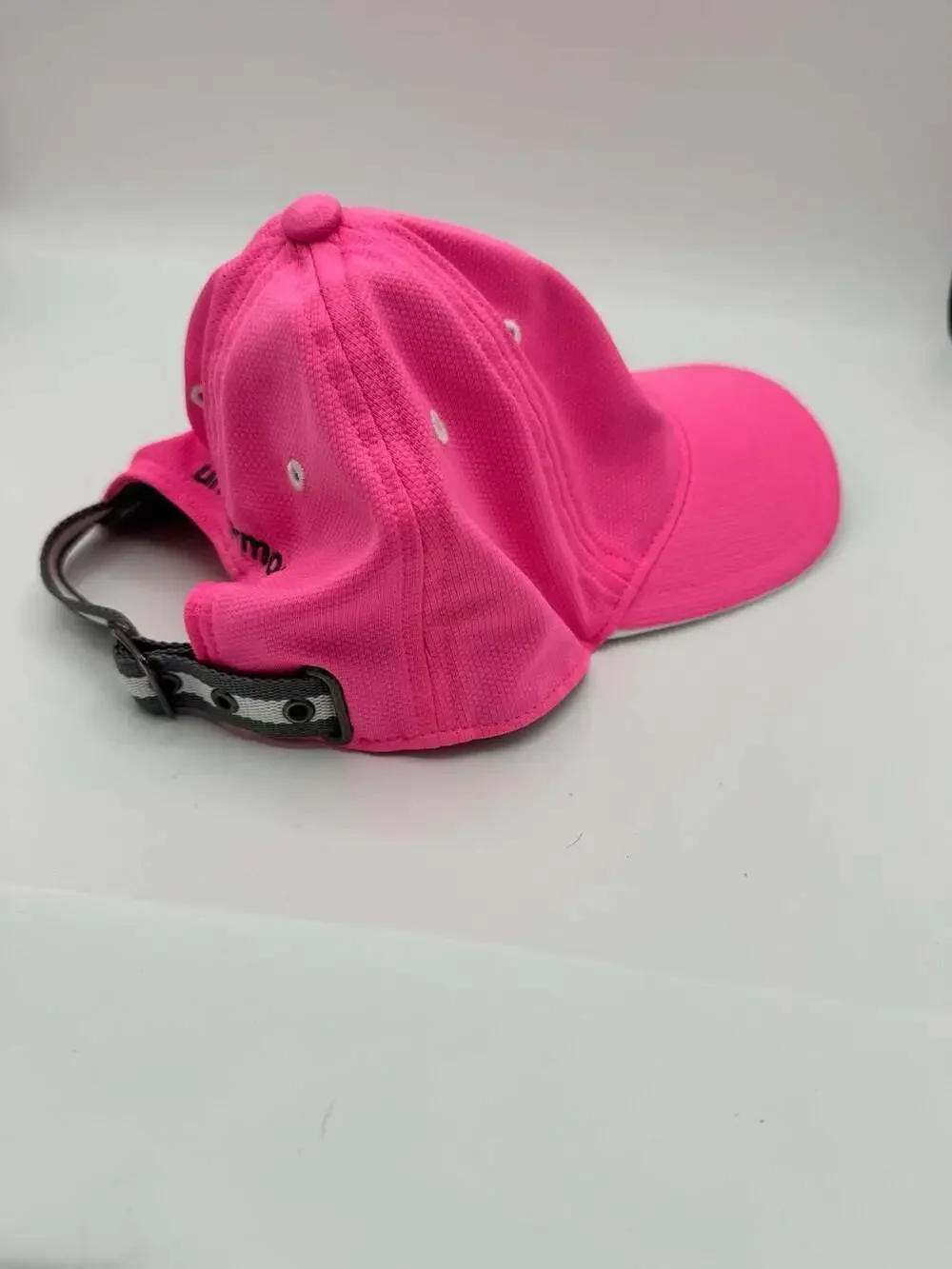 Under Armour HeatGear Women's OSFA Pink Adjustable Baseball Hat Cap